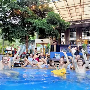 Revolution Auberge de jeunesse Siem Reap