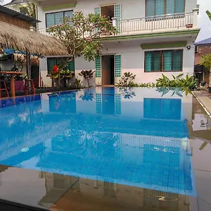 Damnak Riverside Inn