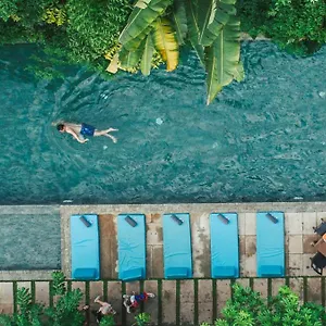 Eocambo Hotel 4*