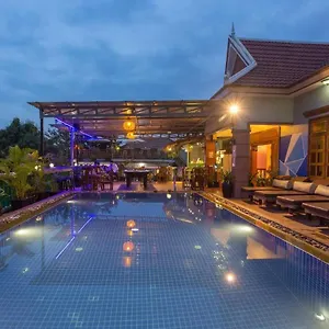 Aura Riverside Boutique