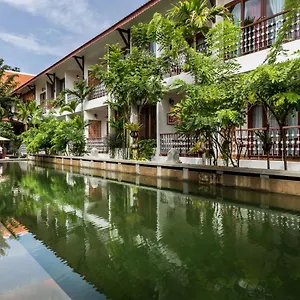 Montra Nivesha And Art Hotel 4*
