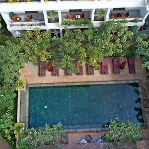 The Moon & 4* Siem Reap
