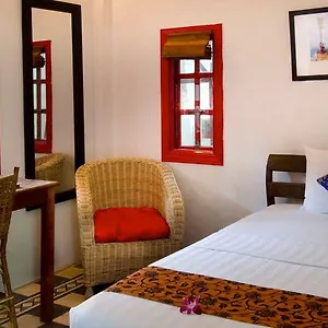 Golden Banana Boutique 4*