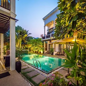 Hotel Mulberry 4*