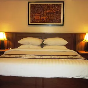 Skyway Hotel 3*