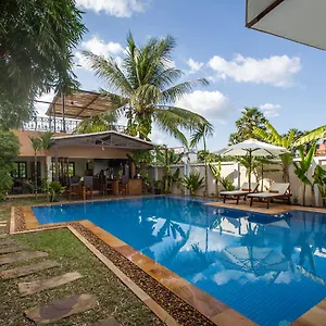 Rose Apple Bed & Breakfast 3*